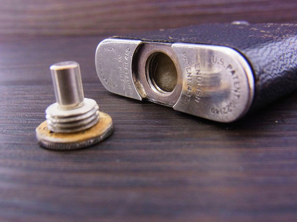 実際に弊社で買取させて頂いたDUNHILL/ダンヒル 革張り UNIQUE/ユニーク オイルライターの画像 6枚目