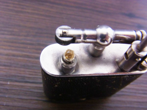 実際に弊社で買取させて頂いたDUNHILL/ダンヒル 革張り UNIQUE/ユニーク オイルライターの画像 4枚目