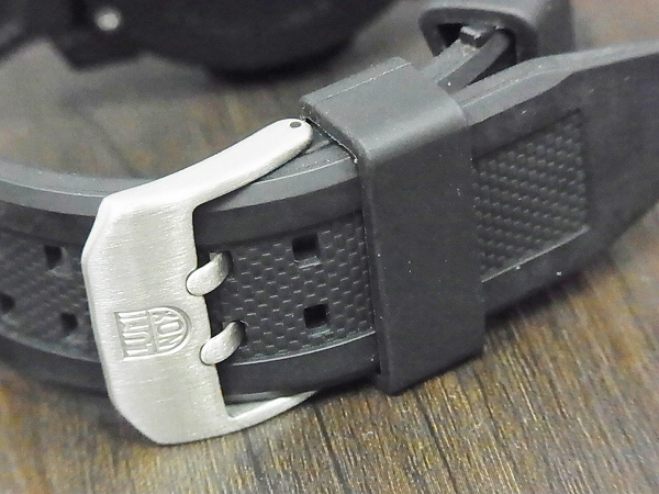 実際に弊社で買取させて頂いたLUMINOX/ルミノックス 腕時計ネイビーシールズ 黒/緑 3050/3950の画像 3枚目