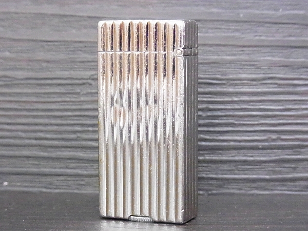 実際に弊社で買取させて頂いたダンヒル ショート ローラライト オールド オイルライターの画像 1枚目