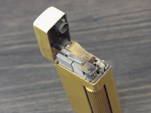 実際に弊社で買取させて頂いたdunhill/ダンヒル ヴィンテージ オイルライター ゴールドの画像 4枚目