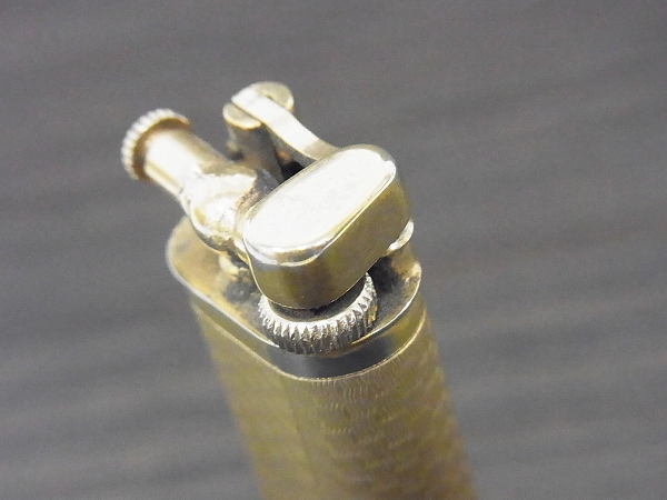 実際に弊社で買取させて頂いたdunhill/ダンヒル SYLPH ビンテージ 初期型オイルライター 金の画像 4枚目