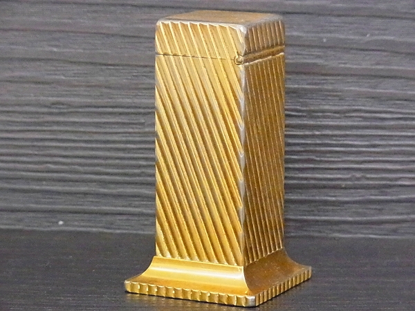 実際に弊社で買取させて頂いたDunhill/ダンヒル 卓上型ローラライト オイルライター ゴールドの画像 1枚目