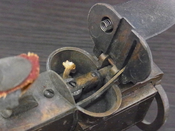 実際に弊社で買取させて頂いたダンヒル ビンテージ オイルライター TINDER PISTOL/40年代製の画像 5枚目
