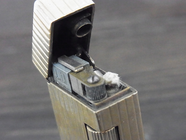 実際に弊社で買取させて頂いたdunhill/ダンヒル OUTER JACKET 14K GOLD ヴィンテージライターの画像 4枚目