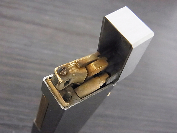 実際に弊社で買取させて頂いたdunhill/ダンヒル デュポン シルバー×ゴールド ガスライター の画像 3枚目