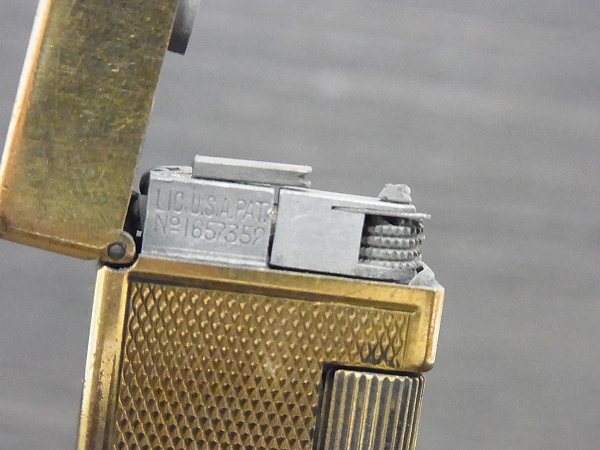 実際に弊社で買取させて頂いたdunhill London/ダンヒル ヴィンテージ オイルライター 金の画像 4枚目