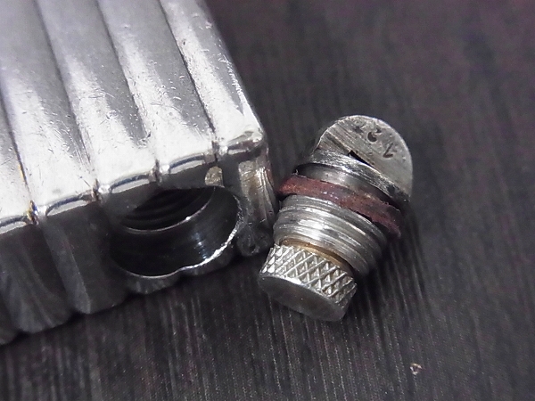 実際に弊社で買取させて頂いたCartier/カルティエ old オイルライター ストライプ シルバーの画像 8枚目