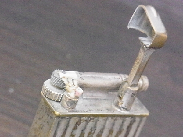 実際に弊社で買取させて頂いたPARKER/パーカー By ALFRED DUNHILL ビンテージ オイルライターの画像 2枚目