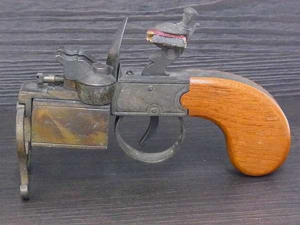 実際に弊社で買取させて頂いたダンヒル ビンテージ オイルライター TINDER PISTOL/40年代製の画像 1枚目