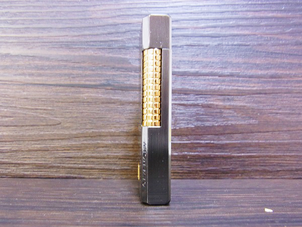 実際に弊社で買取させて頂いたGIVENCHY/ジバンシー フリントガスライター ブラック×ゴールドの画像 1枚目