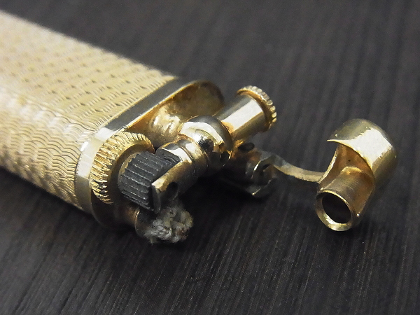 実際に弊社で買取させて頂いたdunhill/ダンヒル SYLPH/シルフィ オイルライター ゴールドの画像 2枚目