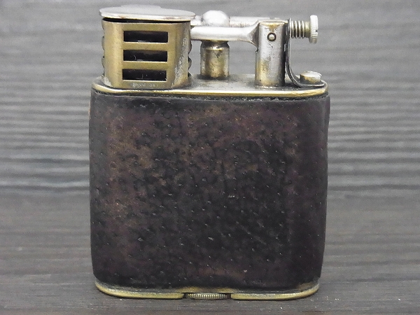 実際に弊社で買取させて頂いたdunhill ビンテージ 1920年代 革張り ダブルホイールライターの画像 2枚目