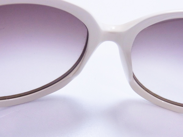 実際に弊社で買取させて頂いたクリスチャンディオール GLOSSY1 サングラス ホワイト/N5A02の画像 3枚目
