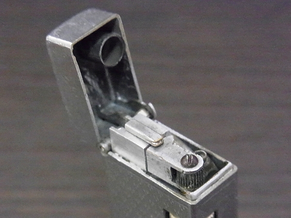 実際に弊社で買取させて頂いたDUNHILL/ダンヒル ビンテージ ROLLALITE オイルライター 銀の画像 2枚目