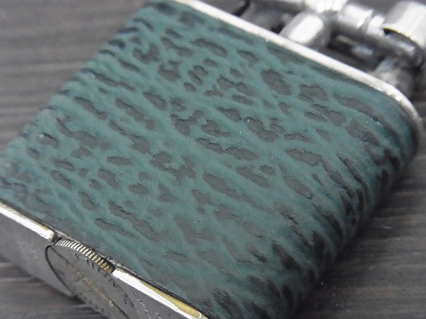 実際に弊社で買取させて頂いたダンヒル 革貼り ビンテージ 1920年代 ダブルホイールライターの画像 3枚目