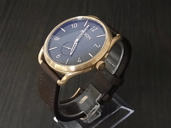 実際に弊社で買取させて頂いたNIXON/ニクソン THE C45 LEATHER アナログ腕時計/A4651890の画像 1枚目