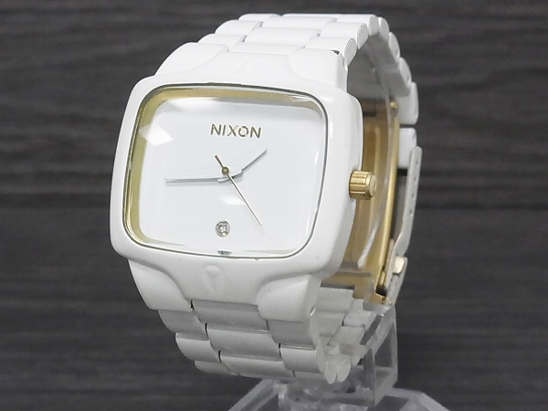 実際に弊社で買取させて頂いた【10万↑】NIXON PLAYER オールホワイト 1Pダイヤ A140-1035の画像 1枚目