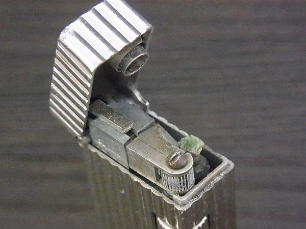 実際に弊社で買取させて頂いたダンヒル ショート ローラライト オールド オイルライターの画像 2枚目