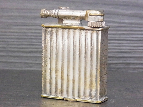 実際に弊社で買取させて頂いたPARKER/パーカー By ALFRED DUNHILL ビンテージ オイルライターの画像 1枚目