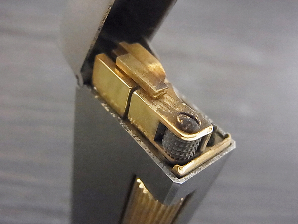 実際に弊社で買取させて頂いたdunhill/ダンヒル デュポン シルバー×ゴールド ガスライター の画像 7枚目