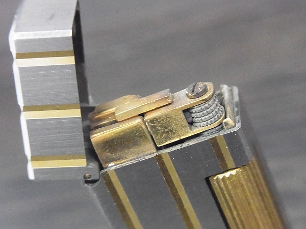 実際に弊社で買取させて頂いたdunhill/ダンヒル ゴールドストライプ柄 コンビ ガスライターの画像 6枚目