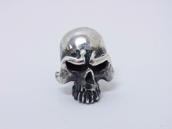 実際に弊社で買取させて頂いたTHIRTEEN DESIGNS/サーティーンデザインズ マッドスカルピアスの画像 1枚目