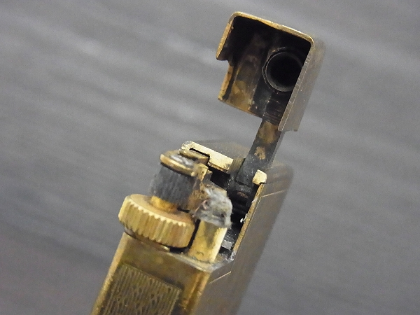 実際に弊社で買取させて頂いたdunhill London/ダンヒル ヴィンテージオイルライター 金の画像 4枚目