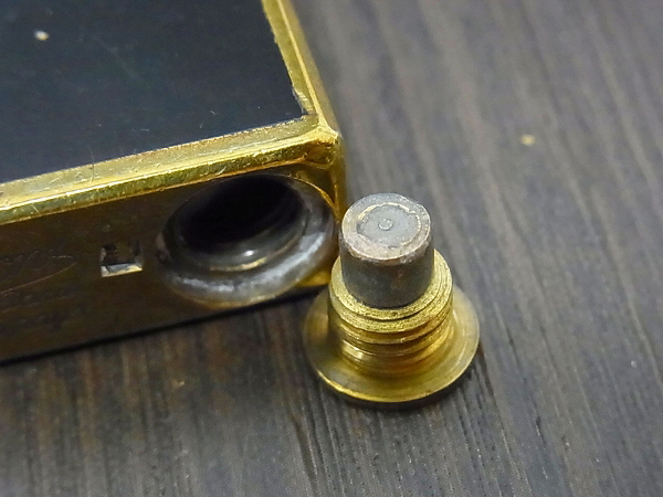 実際に弊社で買取させて頂いたS.T.Dupont/デュポン オールド ロールオイルライター 黒×金の画像 8枚目