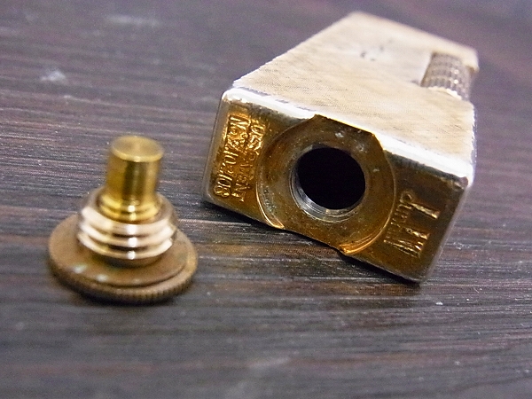 実際に弊社で買取させて頂いたダンヒル JAG刻印 ローラライト ビンテージ オイルライターの画像 5枚目