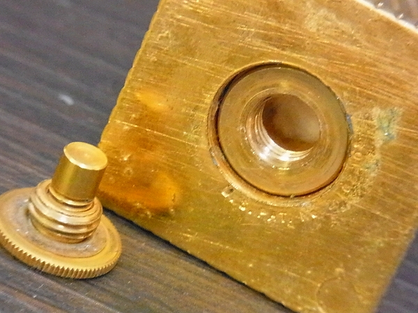 実際に弊社で買取させて頂いたDunhill/ダンヒル 卓上型ローラライト オイルライター ゴールドの画像 6枚目