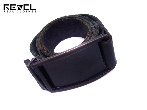 実際に弊社で買取させて頂いたato/アトウ レザーベルト スクエアバックル 無地 ブラック