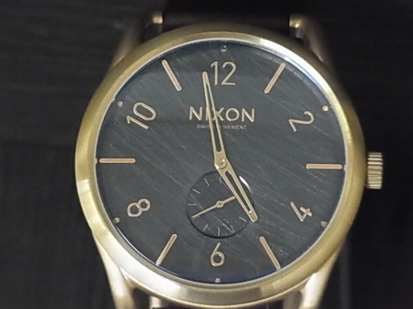 実際に弊社で買取させて頂いたNIXON/ニクソン THE C45 LEATHER アナログ腕時計/A4651890の画像 2枚目