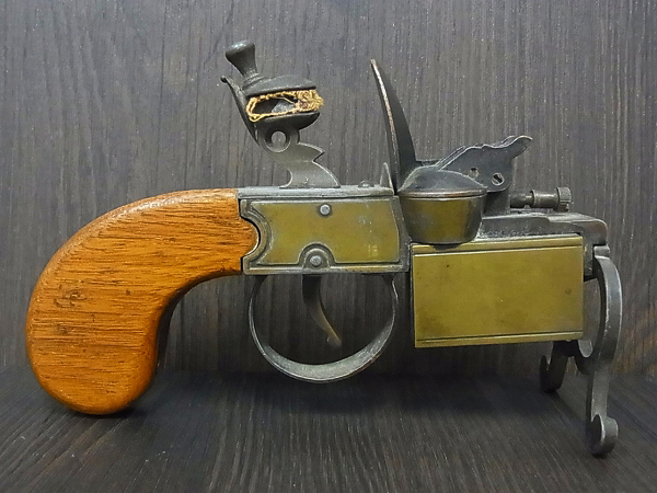 実際に弊社で買取させて頂いたダンヒル ビンテージ オイルライター TINDER PISTOL/40年代製の画像 2枚目