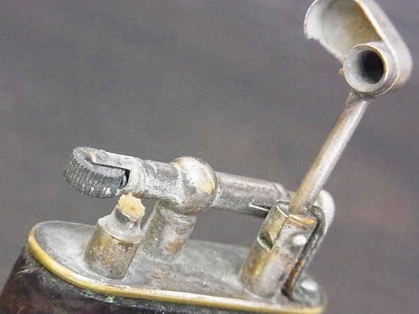 実際に弊社で買取させて頂いたdunhill 1930年-40年 ユニーク 革張り ダブルホイールライターの画像 3枚目