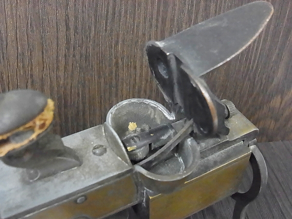 実際に弊社で買取させて頂いたダンヒル ビンテージ オイルライター TINDER PISTOL/40年代製の画像 4枚目