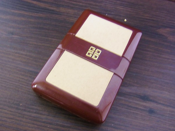 実際に弊社で買取させて頂いたGIVENCHY/ジバンシー フリントガスライター ブラック×ゴールドの画像 7枚目