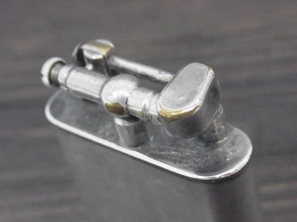 実際に弊社で買取させて頂いたダンヒル 1920s ビンテージ ダブルホイールオイルライターの画像 4枚目