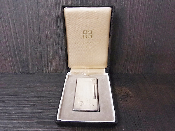 実際に弊社で買取させて頂いたGIVENOHY/ジバンシィ ローラ式ガスライター 四角/シルバーの画像 7枚目