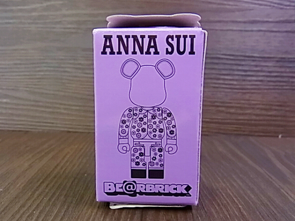 実際に弊社で買取させて頂いたBE@RBRICK/ベアブリック ANNA SUI/アナスイ 2011/コラボ 100％の画像 7枚目