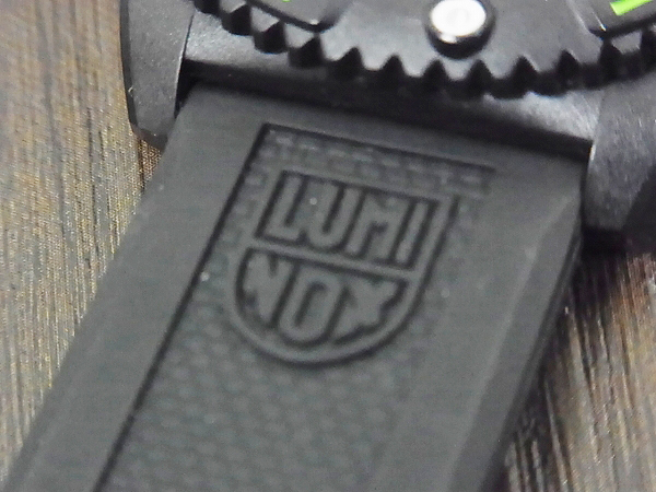 実際に弊社で買取させて頂いたLUMINOX/ルミノックス 腕時計ネイビーシールズ 黒/緑 3050/3950の画像 5枚目