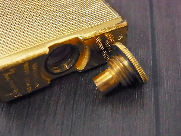 実際に弊社で買取させて頂いたダンヒル ヴィンテージ Savory スイス製 オイルライター 金の画像 7枚目