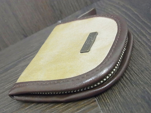 実際に弊社で買取させて頂いたGARNI/ガルニ ラウンドジップ コインケース/小銭入れ 茶系の画像 2枚目