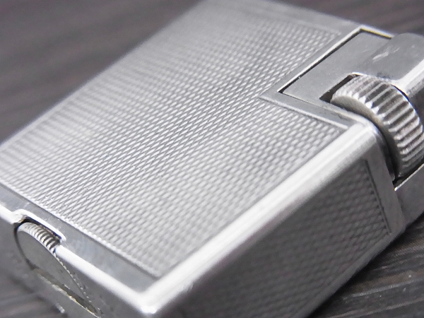 実際に弊社で買取させて頂いたダンヒル 1930年代 スクエアボーイ ビンテージライター 銀の画像 3枚目