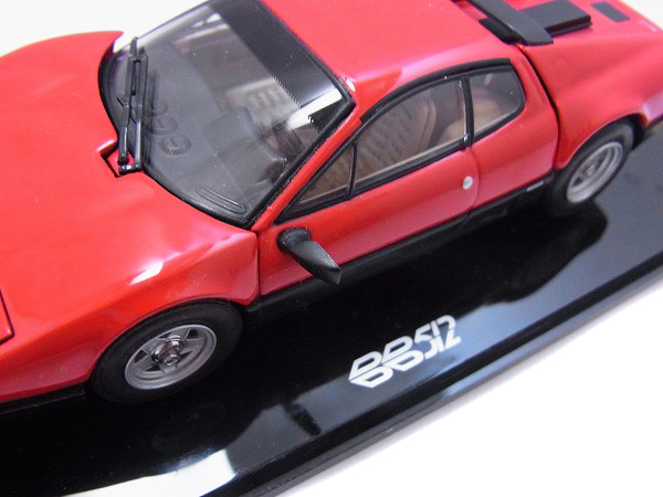 実際に弊社で買取させて頂いたKYOSHO/京商 フェラーリ 512BB 05011RS ミニカー レッド 1/43の画像 2枚目