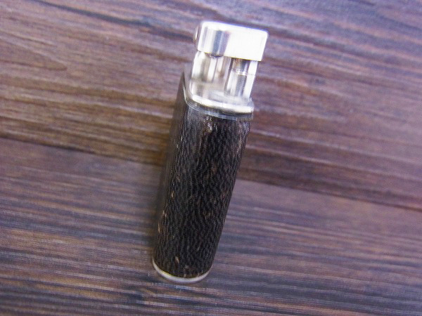 実際に弊社で買取させて頂いたDUNHILL/ダンヒル 革張り UNIQUE/ユニーク オイルライターの画像 2枚目