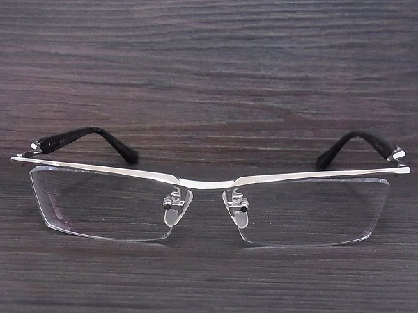 実際に弊社で買取させて頂いたレスザンヒューマン Andrei.C メガネフレーム スクエア型 銀の画像 1枚目