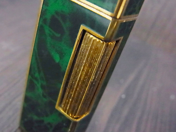 実際に弊社で買取させて頂いたdunhill/ダンヒル 大理石グリーン ローラー式 ガスライターの画像 2枚目