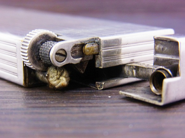 実際に弊社で買取させて頂いたDUNHILL/ダンヒル オールド ハンディーポケット オイルライターの画像 5枚目