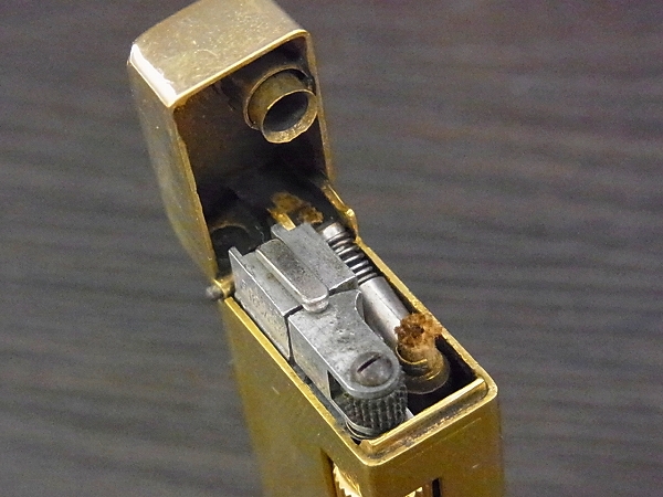 実際に弊社で買取させて頂いたDunhill LONDON/ダンヒル 40年代 ローラライト オイルライターの画像 2枚目